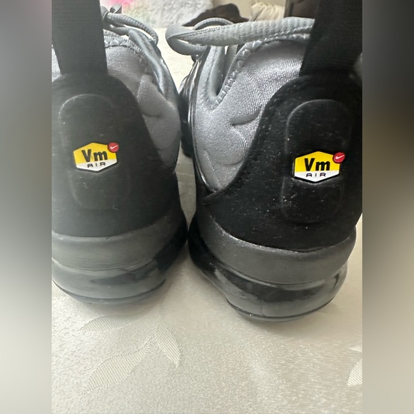 NWOB - Nike Air Vapormax Plus Cool Grey Black, size 6.5 men / 8.5 women - Picture 3 of 13